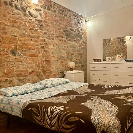 La Taverna Del Ricetto Apartment